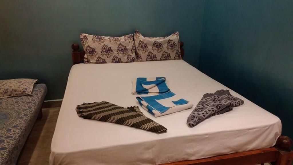 La Gabriell Beach Inn Calangute Bagian luar foto